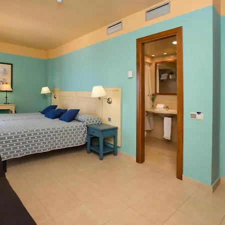 Leo Jardines De Apartment *